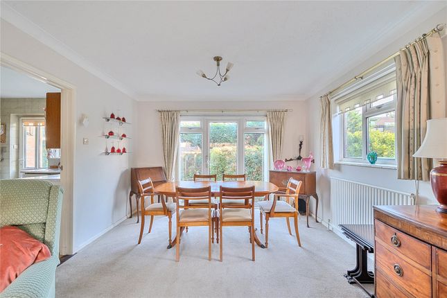 3, Lisle Close, Lymington photo 3