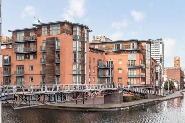 1-bed flat on Canal Wharf, Waterfront Walk, Birmingham, £189,995