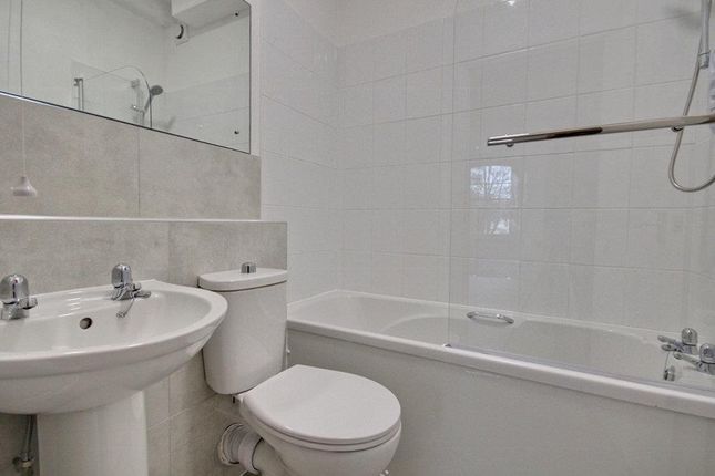 Flat 2, 6, New Road, Hornsea photo 3