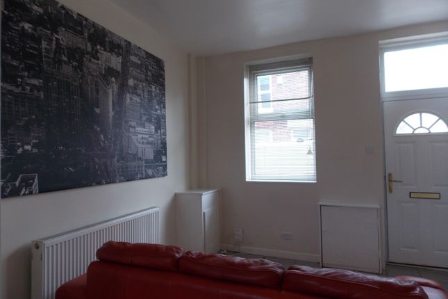 Terraced house to rent in Claughton Place, Birkenhead