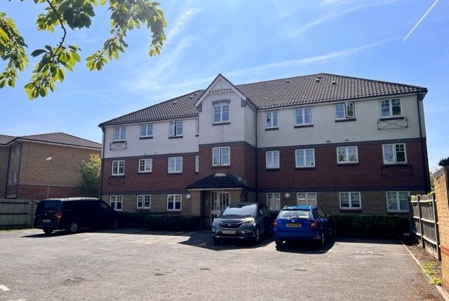 Thumbnail Flat to rent in Warwick Road, West Drayton, Middlesex
