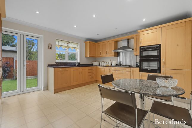 1, Summerdale, Essex photo 2