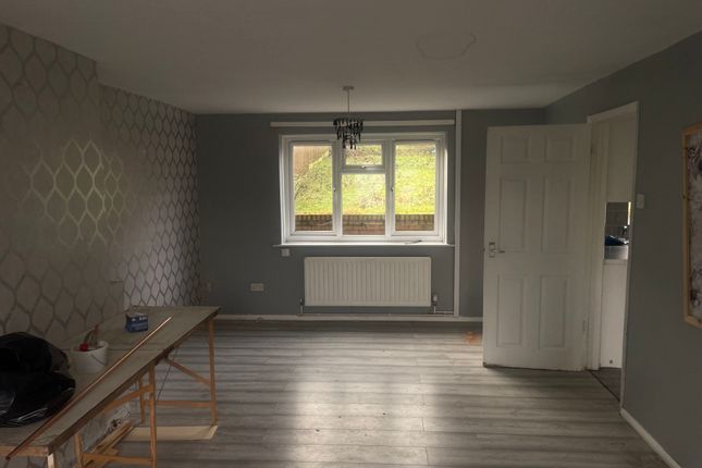 26 Wellswood Avenue, Ketley Bank, Telford photo 5
