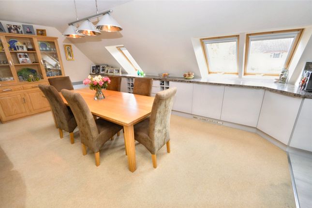 Apartment 15,, Dunstarn Court, Leeds photo 3
