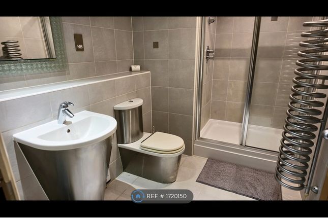 Flat, Altolusso Bute Terrace, Cardiff photo 2