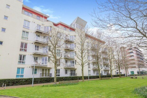 Flat to rent in The Crescent, Bristol