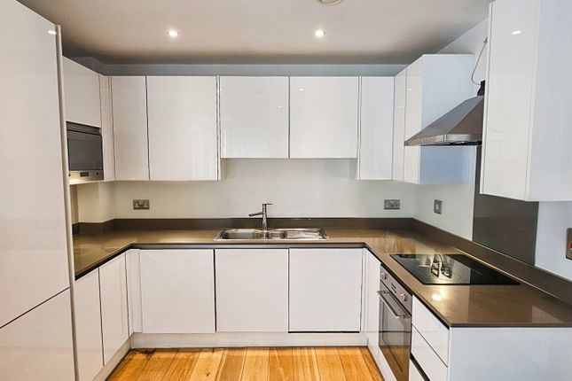 306, 6, Caxton Street North, London photo 4