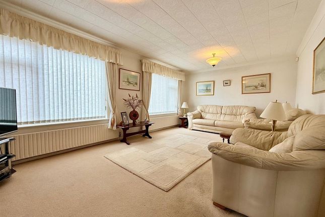 61, Lawn Avenue, Great Yarmouth photo 2