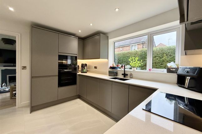 14, Oak Avenue, Horwich photo 2