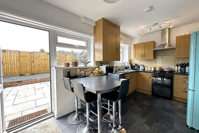 12 Linden Road, Scarborough photo 4