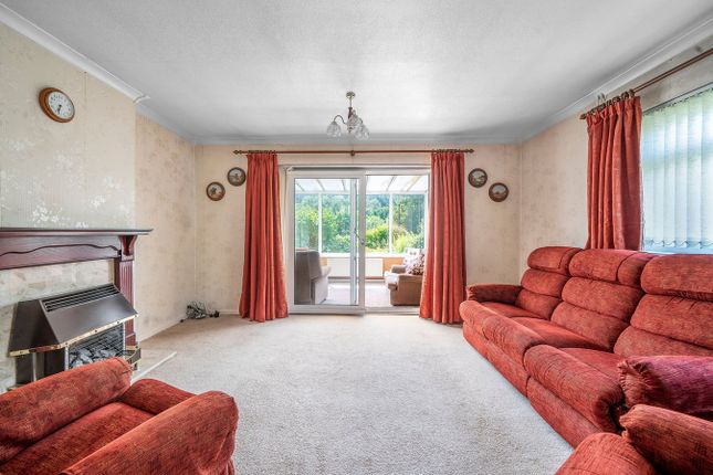 48, Nursery Drive, Stroud photo 3