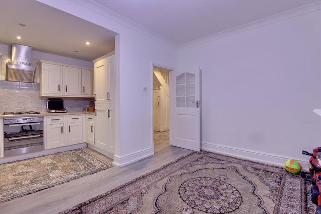 8, Wallace Road, Portsmouth photo 2