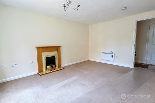 2 Eliot Mews, Nuneaton, Warwickshire photo 4