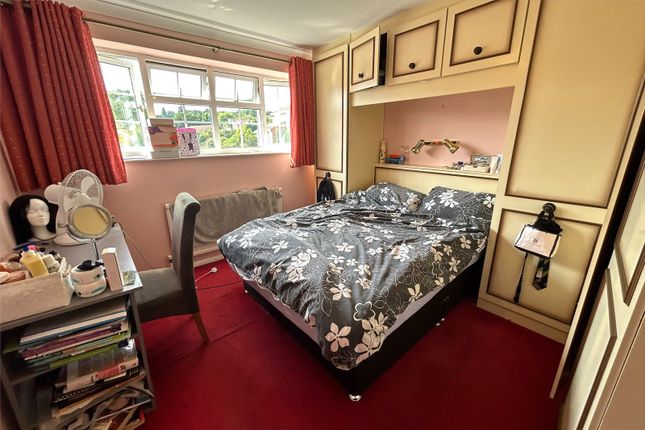 6, Beck Gardens, Surrey photo 5