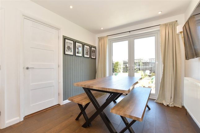 Pellhurst Road, Ryde photo 4