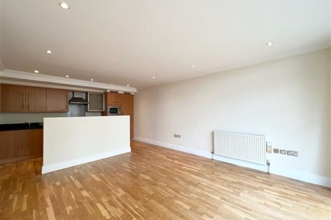 Thumbnail Flat for sale in 4 Town Meadow, Brentford