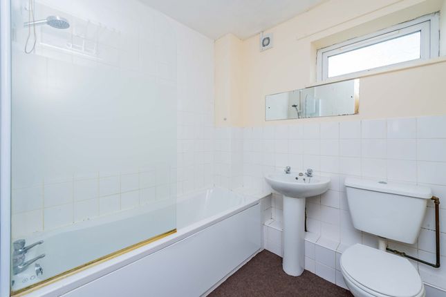 74 Birchmore, Telford photo 3