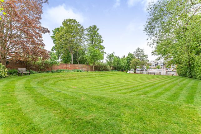 Flat for sale in Remenham Row, Wargrave Road, Henley-On-Thames, Berkshire