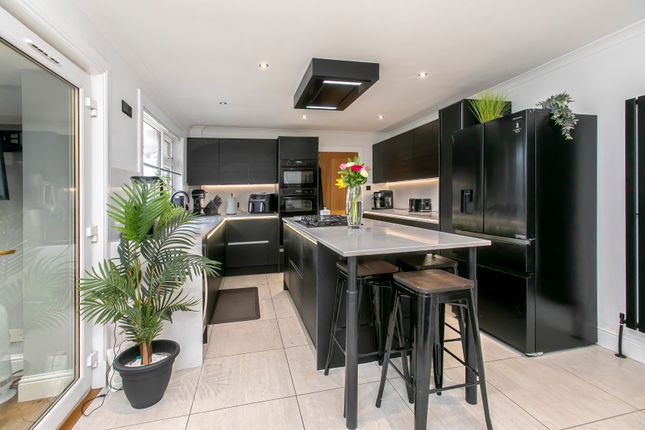 14, Camdean Crescent, Dunfermline photo 4