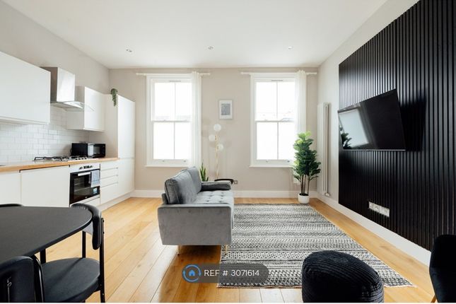Flat B, Devonshire Road, London photo 2