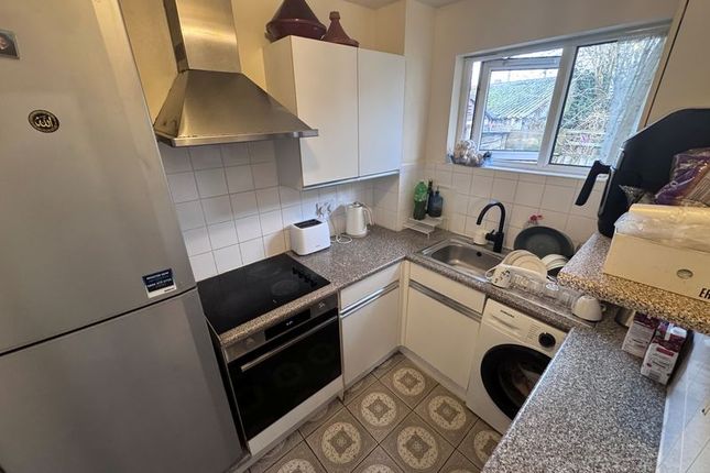 18, Cheviot Close, Hayes photo 4