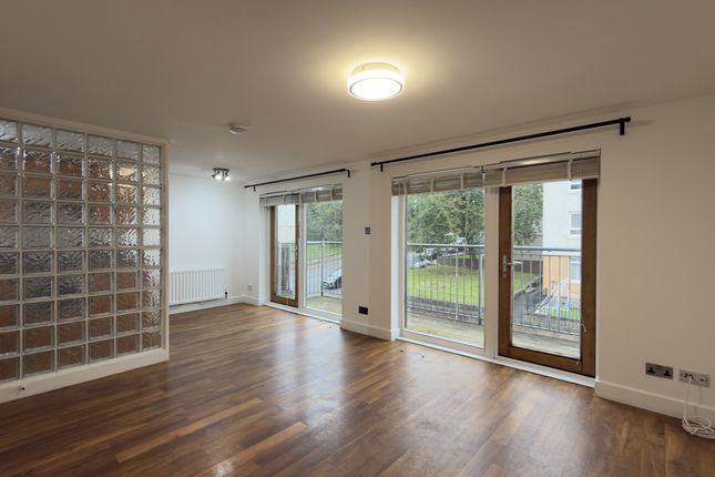 Flat 2/2, 16, Lochburn Gate, Glasgow photo 2