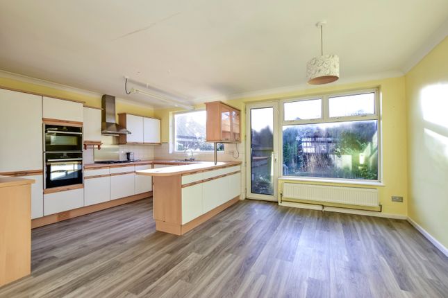 40, Bucknalls Lane, Watford photo 3