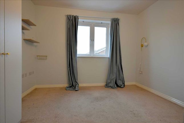 Flat to rent in Hobart Close, Chelmsford