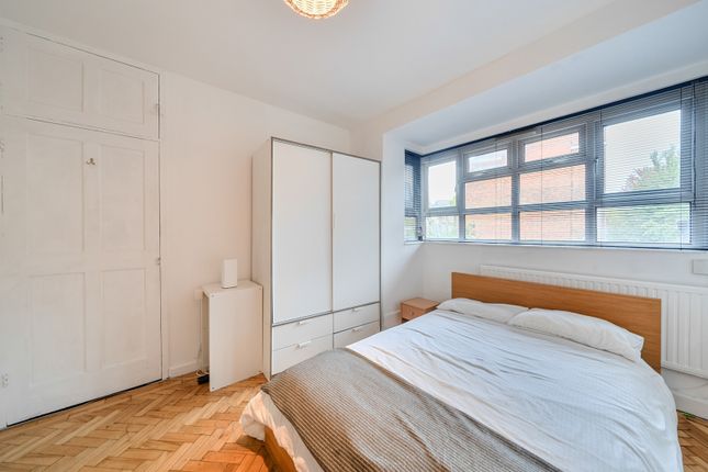 Flat 1 Quentin House,, Gray Street, London photo 4