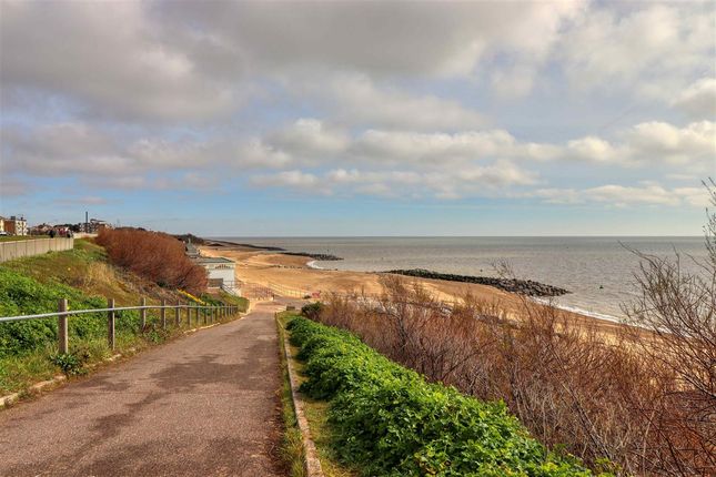 Flat for sale in Connaught Gardens East, Clacton-On-Sea
