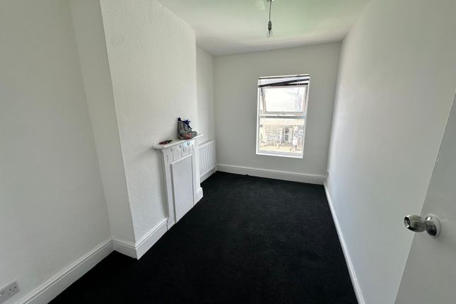610a, Hitchin Road, Luton photo 3