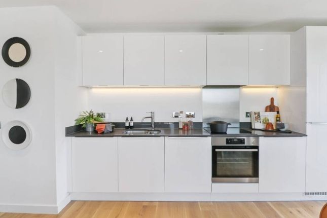 Flat 24 Dara House, Capitol Way, London photo 4