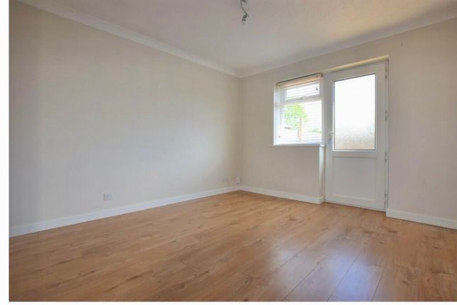 86, Whitacre, Peterborough photo 4