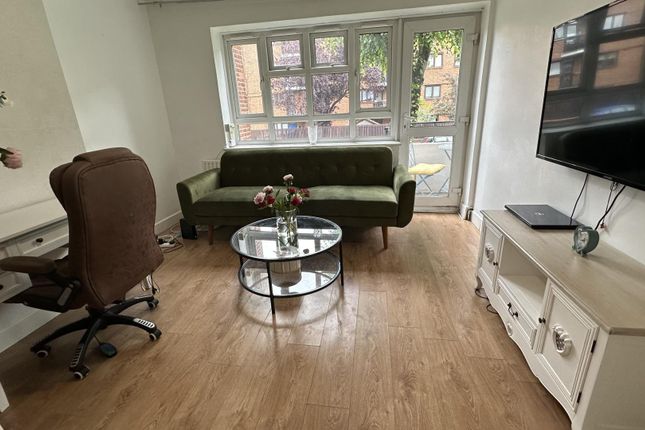 Thumbnail Flat to rent in Browning House, Stoke Newington