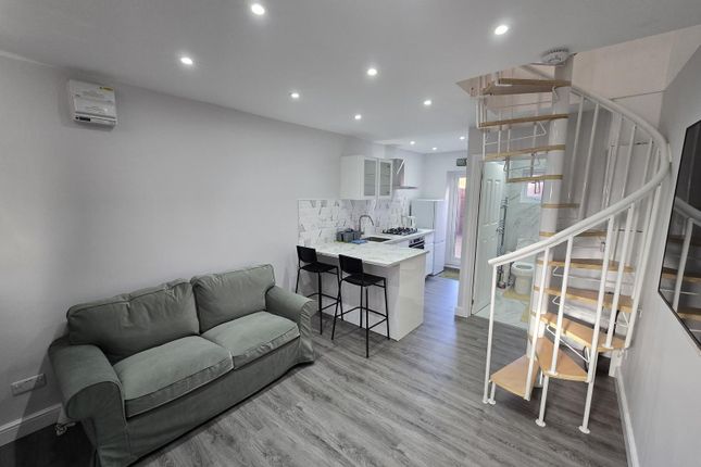 1 Bed Flat To Rent Eastcote Lane, Harrow Ha2