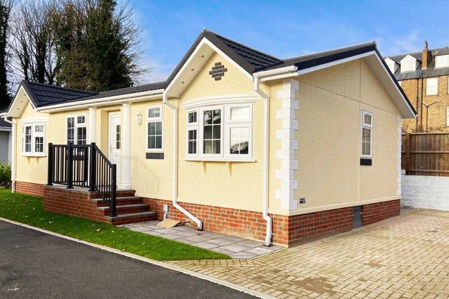 Thumbnail Mobile/park home for sale in Cathedral View Residential Park, North Road, Ripon
