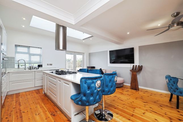 8, St. Austell Drive, Nottingham photo 3