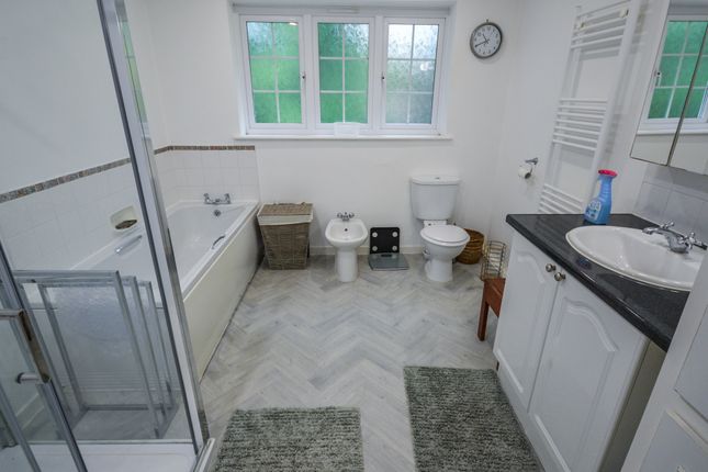 Master Bedroom Ensuite