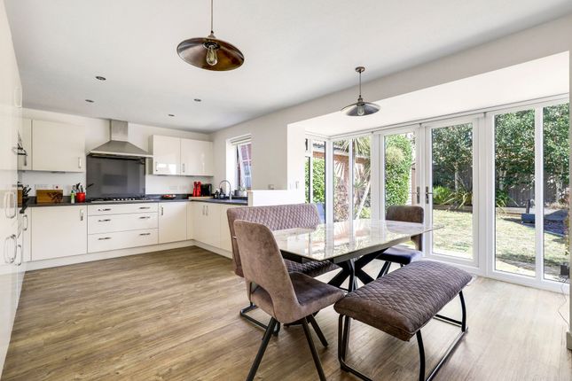 3 Ironwood Close, Nottingham photo 3