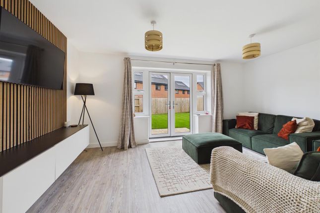24, Farley Way, Gloucester photo 3