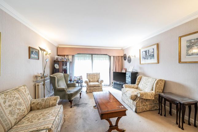 2 Longchamp Court, Marsh Lane, Stanmore photo 2