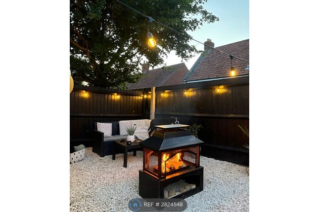 Mulberry Close, Taunton photo 3