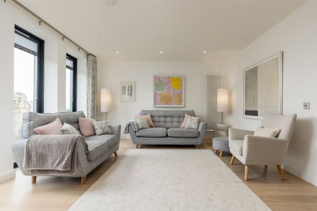 18, Sassoon Grove, Edinburgh photo 4