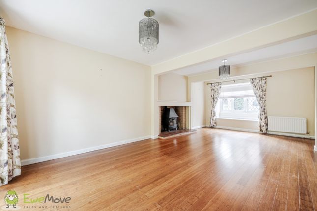 8, Fullerton Way, Tadley photo 3