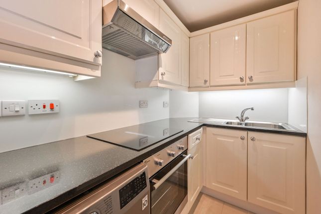 Belgrave Gardens, NW8, St John's Wood photo 3