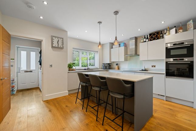 1 Frith Close, Camberley photo 3