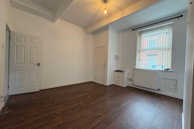 162 Wood Street, Bury photo 3