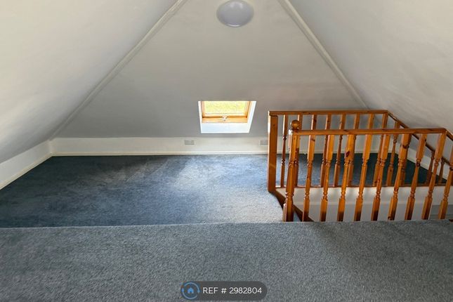 Flat, Bonnington Walk, Bristol photo 3