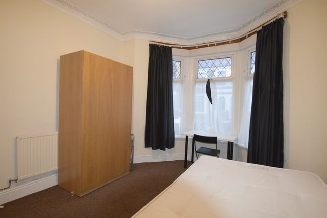 MacKintosh Place, Cardiff photo 5