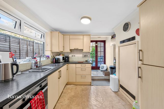 51, Brunswick Avenue, London photo 4